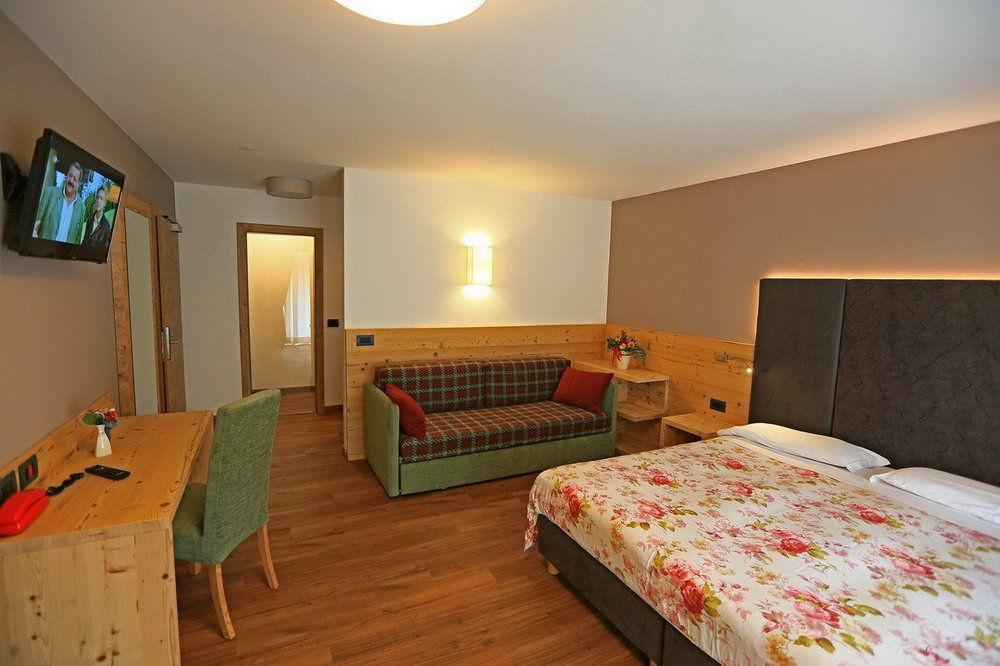 Hotel San Giovanni Vigo di Fassa Ngoại thất bức ảnh