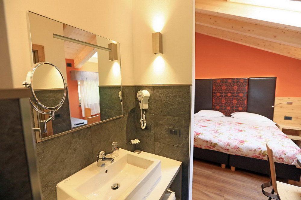 Hotel San Giovanni Vigo di Fassa Ngoại thất bức ảnh