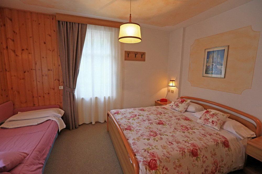 Hotel San Giovanni Vigo di Fassa Ngoại thất bức ảnh