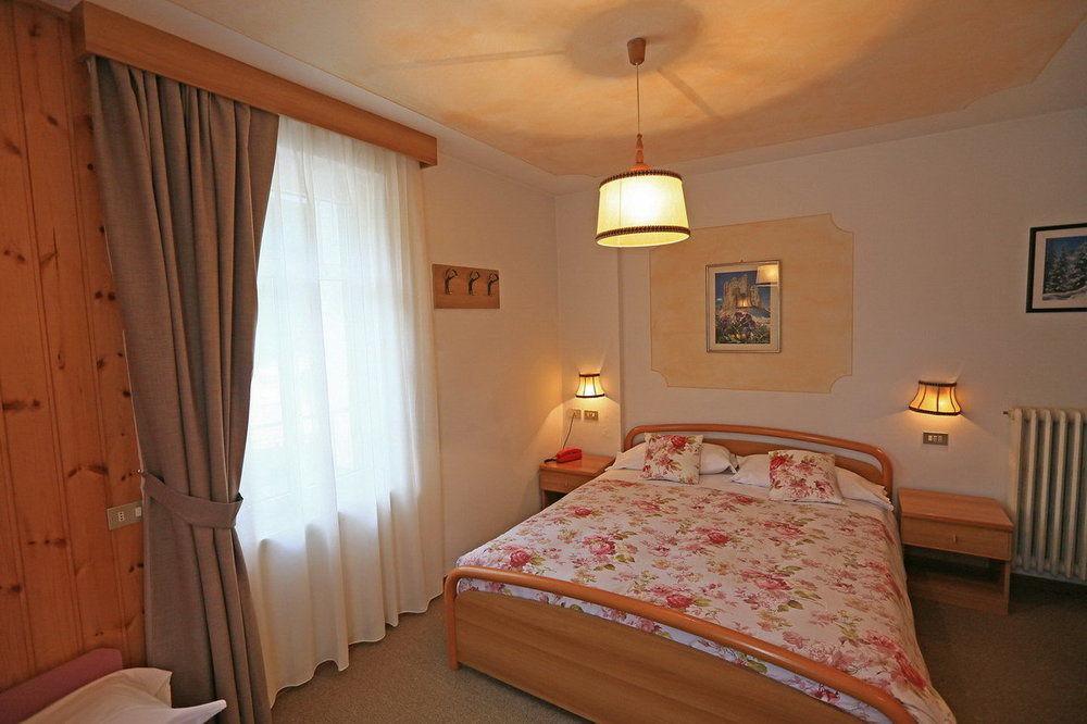 Hotel San Giovanni Vigo di Fassa Ngoại thất bức ảnh