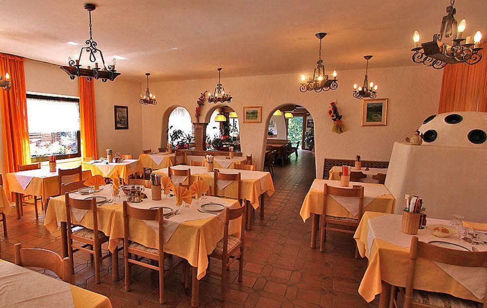 Hotel San Giovanni Vigo di Fassa Ngoại thất bức ảnh